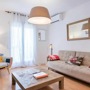 urbanchic-parras-apartment.hotelsinnerja.org/